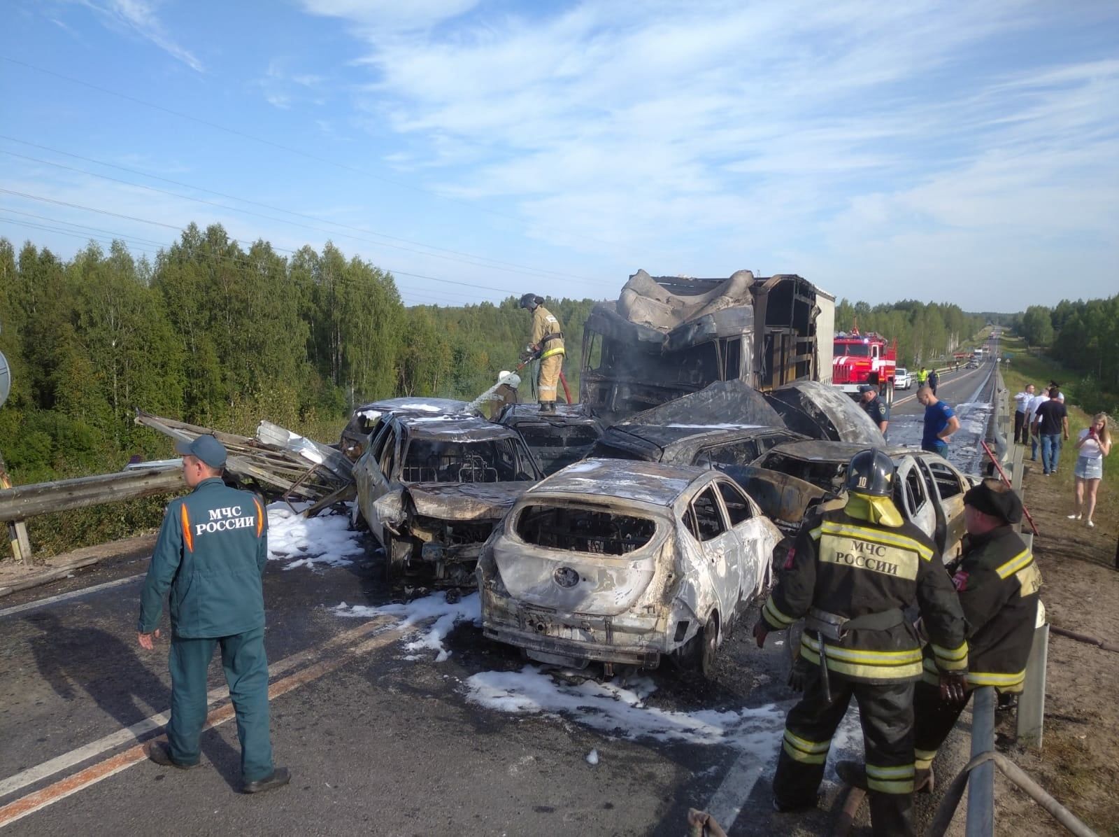 Один сгорел заживо, двое сильно обгорели. Подробности страшной аварии на трассе «Вологда – Медвежьегорск»