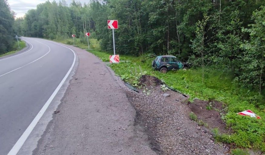 В Медвежьегорском районе в аварии погиб водитель «Нивы»