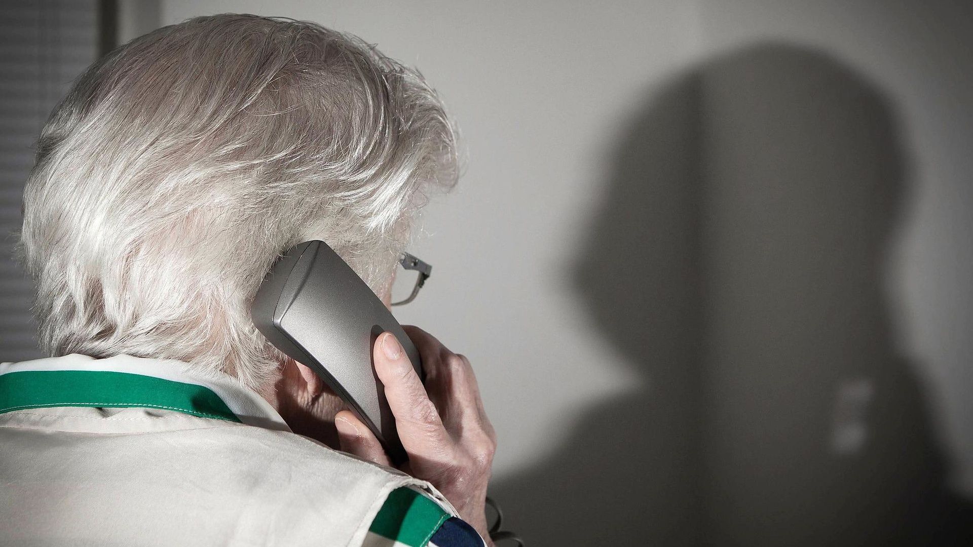 Мошенники выманили у двух женщин 450 000 рублей