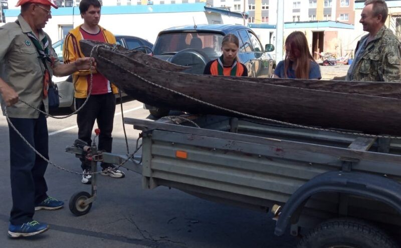 Сотрудники Петрозаводского госуниверситета спасли ещё одну лодку-долблёнку