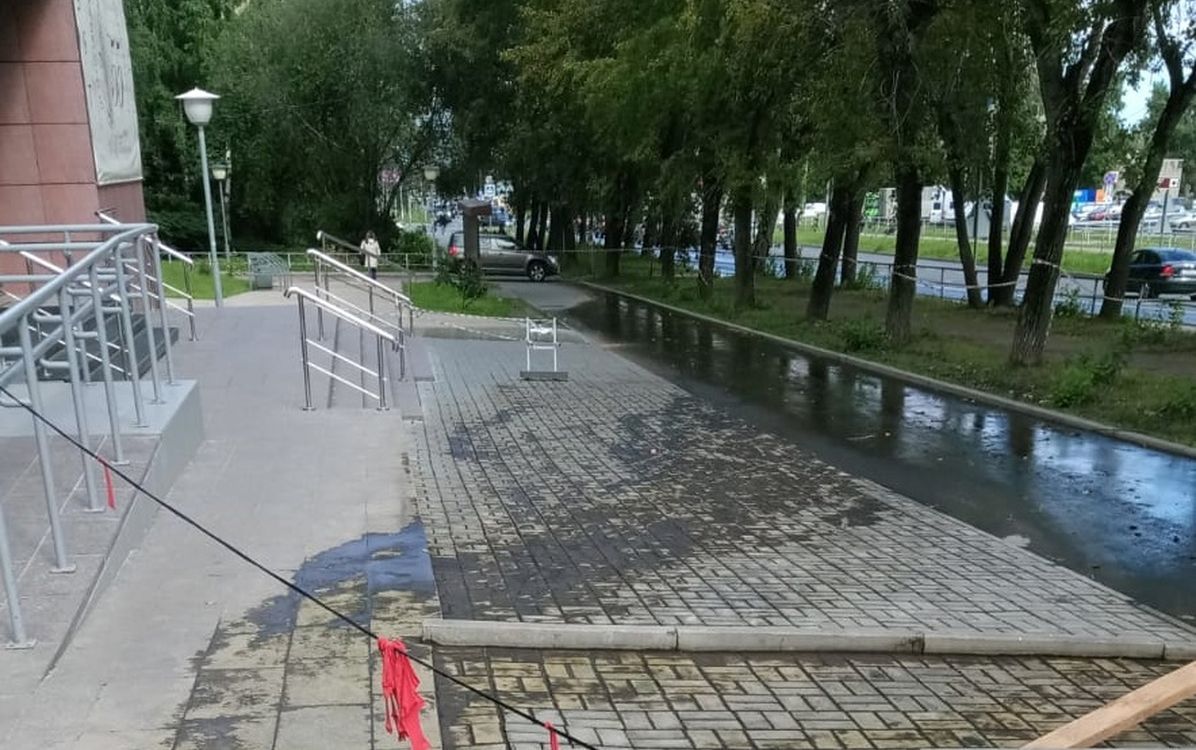Ливневую канализацию у здания консерватории в Петрозаводске восстановили