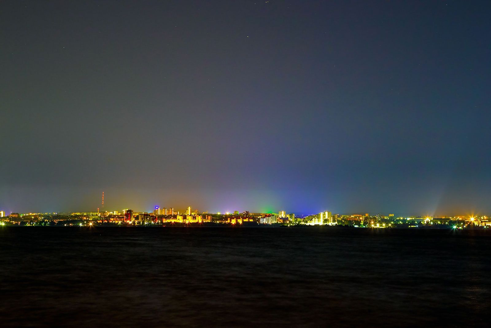 Петрозаводский фотограф Илья Тимин сделал эффектные снимки ночного города