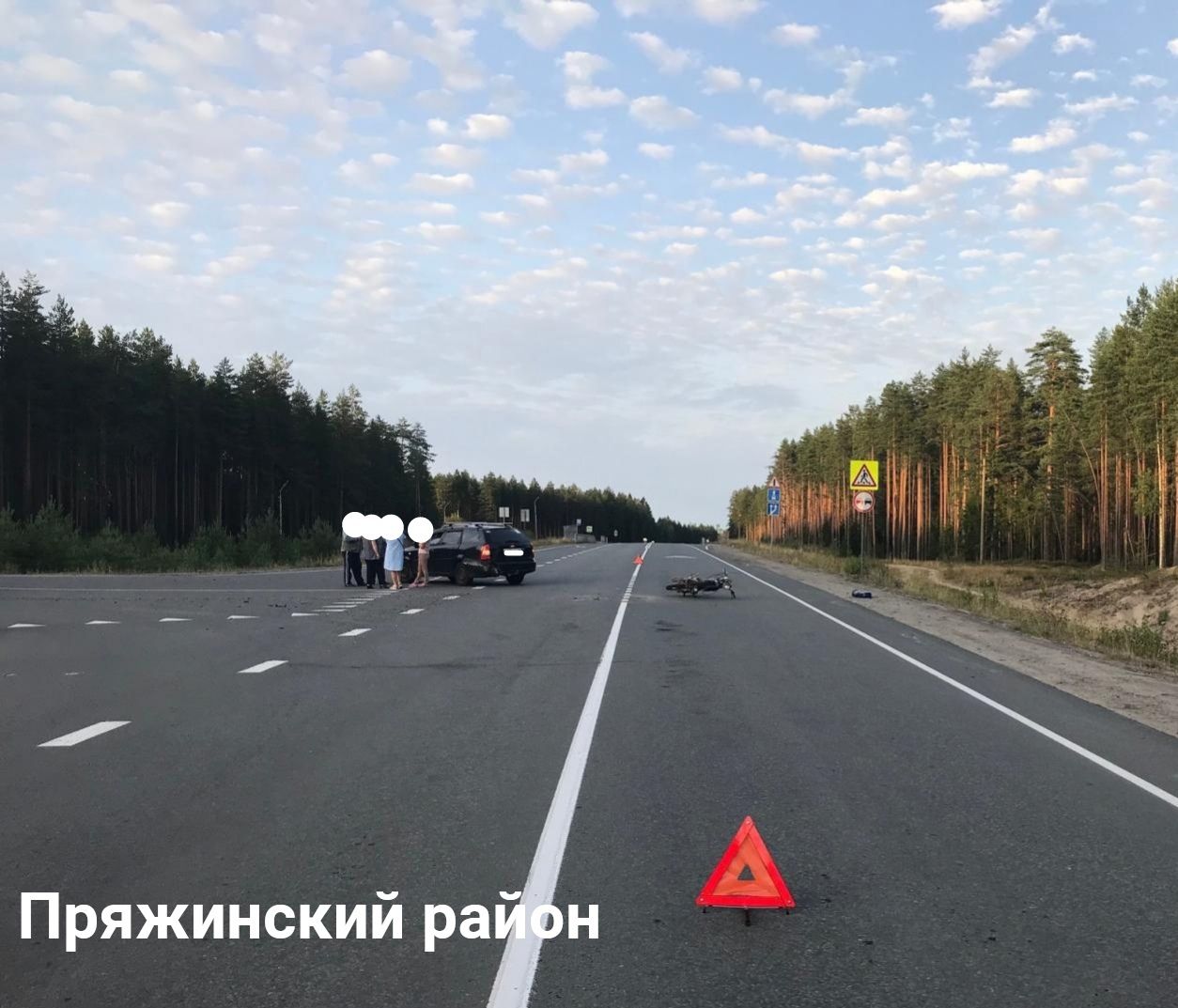 В Пряжинском районе трое подростков на мотоцикле врезались в легковой автомобиль