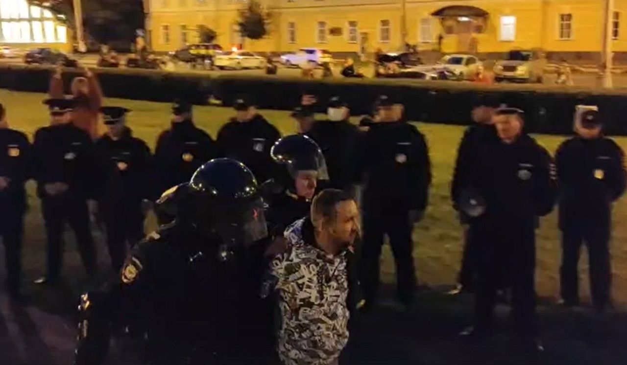 В Петрозаводске на митинге против мобилизации задержали около десяти человек