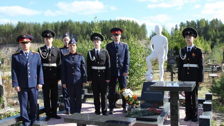 В Карелии открыли памятник шестилетнему мальчику, погибшему при спасении человека на пожаре
