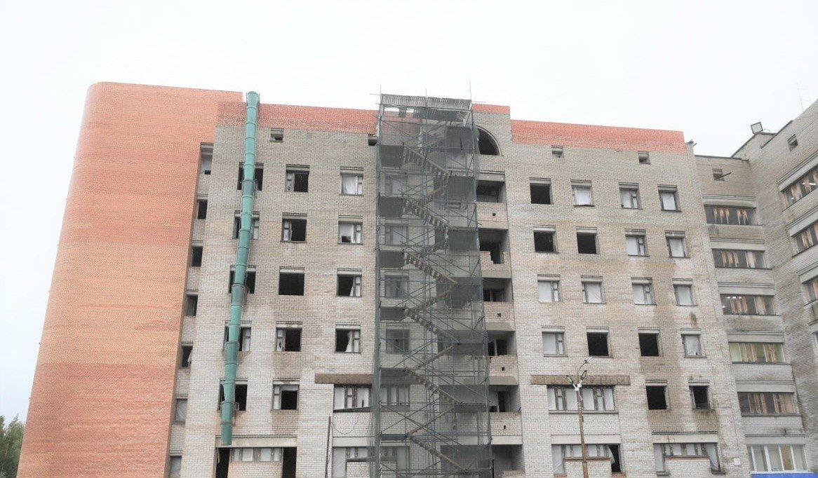 Министр экономического развития России Максим Решетников проверил, как идет реконструкция блоков Республиканской больницы
