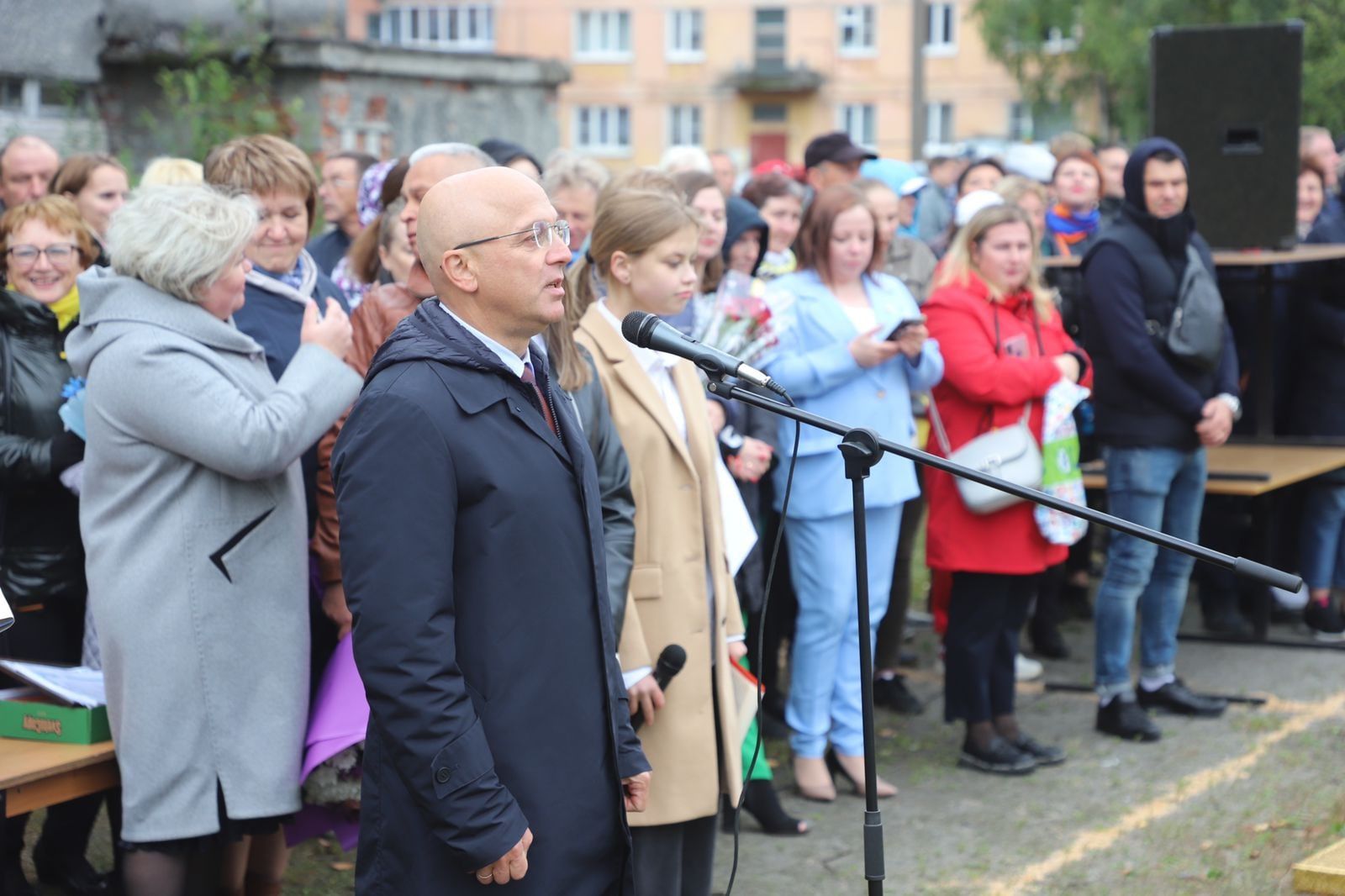Элиссан Шандалович напутствовал школьников Медвежьегорска и рассказал о ходе строительства новой школы