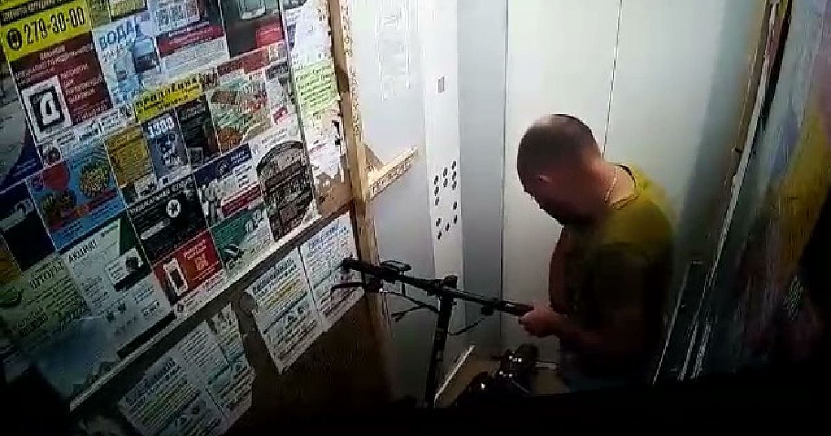 В Краснодаре мужчина получил ожоги в лифте: загорелся его собственный электросамокат