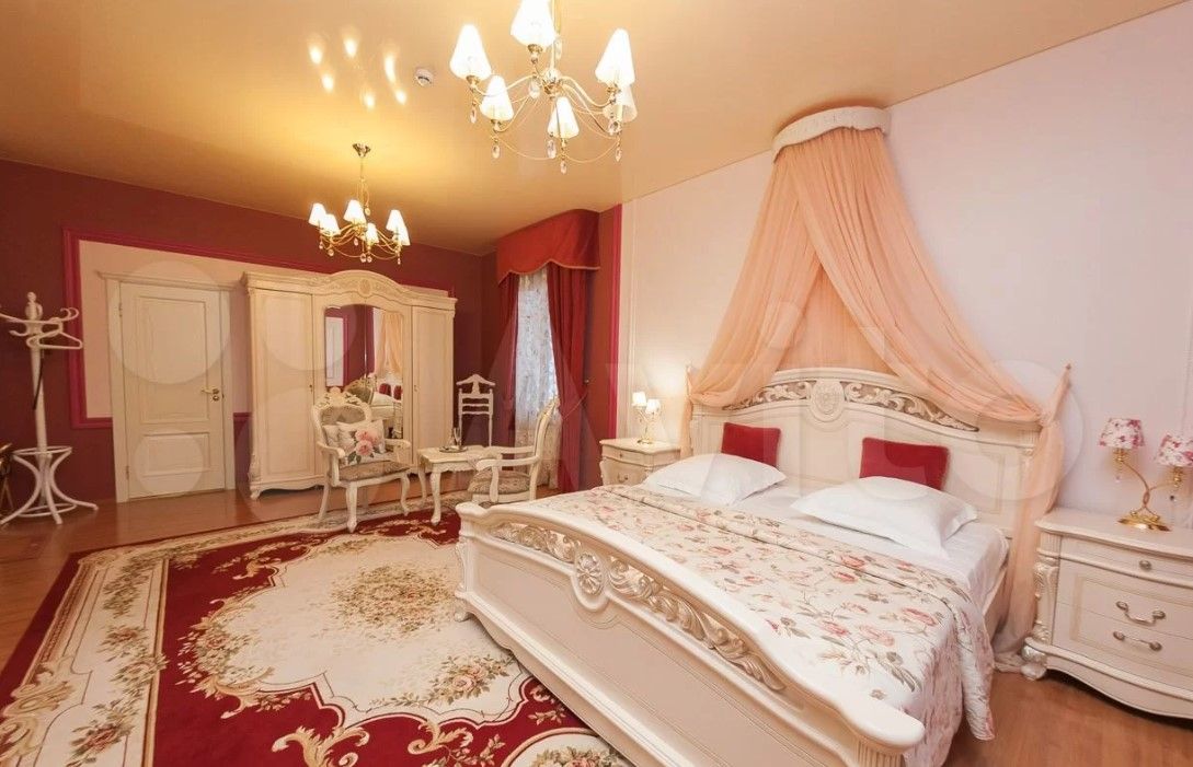 В Петрозаводске выставлены на продажу две гостиницы