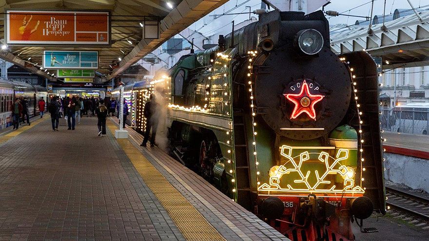 В Петрозаводск снова приедет праздничный поезд Деда Мороза
