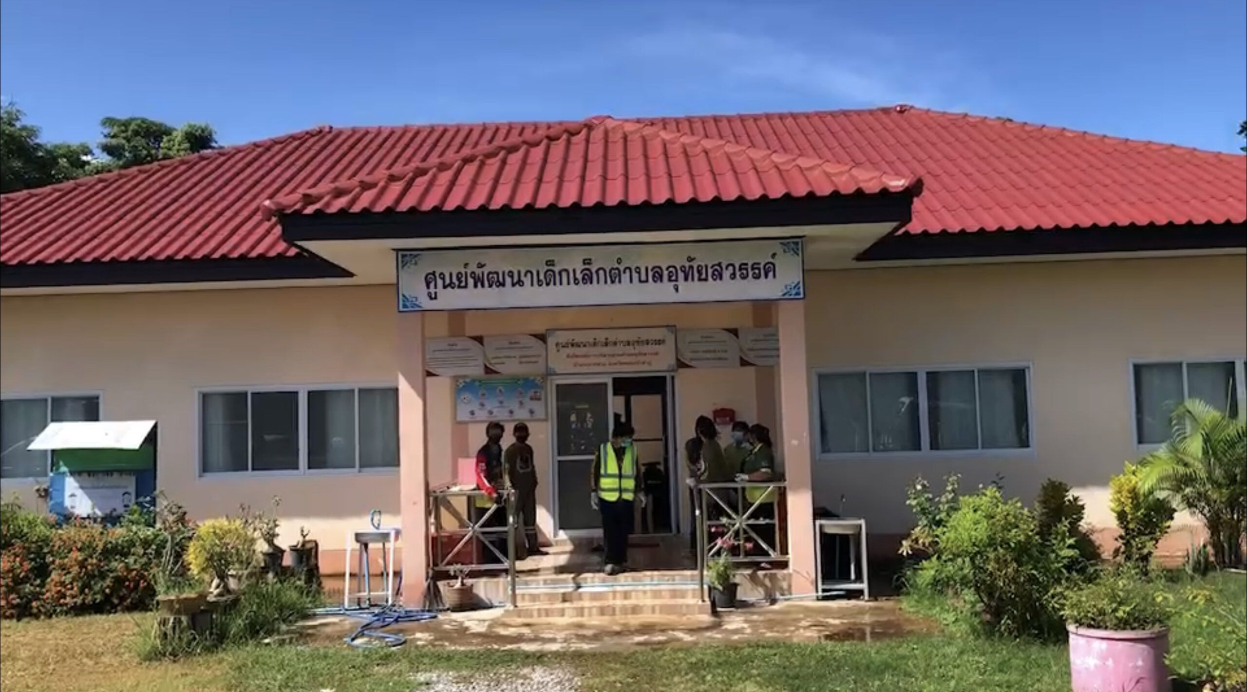 Экс-полицейский из Таиланда застрелил 36 человек в детском центре