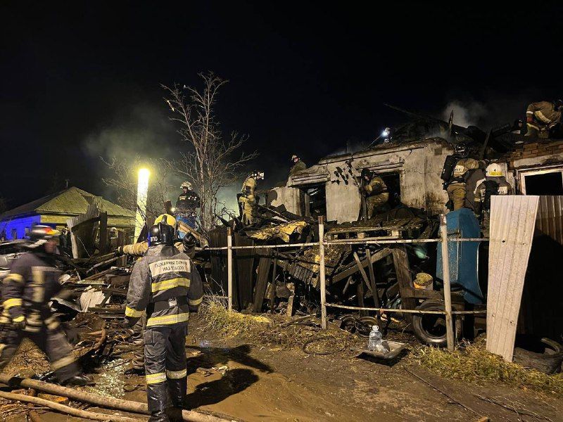 Еще один военный самолет упал на жилой дом в России