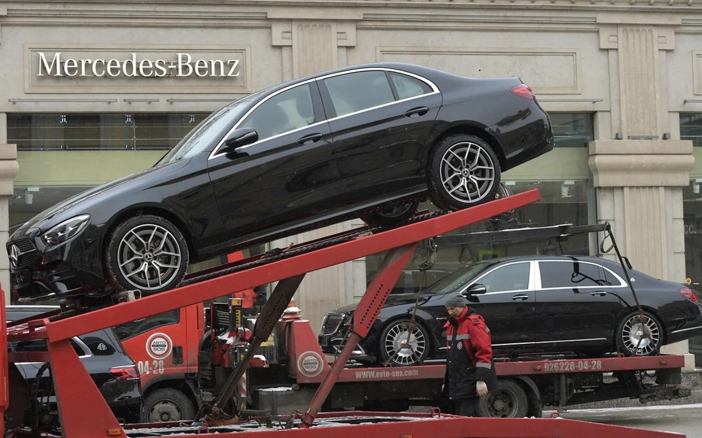 Mercedes-Benz вслед за Renault и Nissan окончательно уходит из России