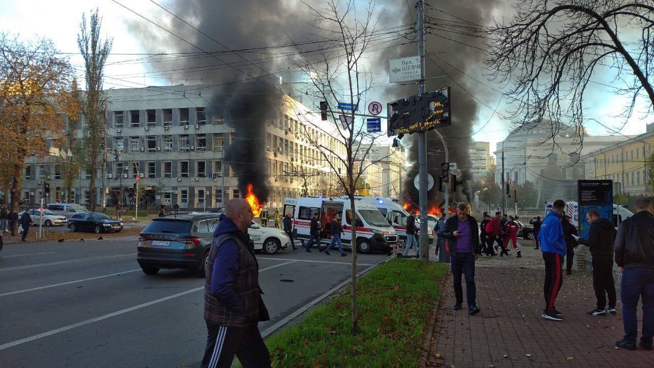 В Киеве и в других городах Украины прогремели взрывы