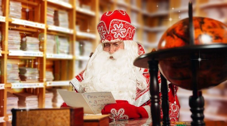 В Петрозаводске установили почтовый ящик для писем Деду Морозу