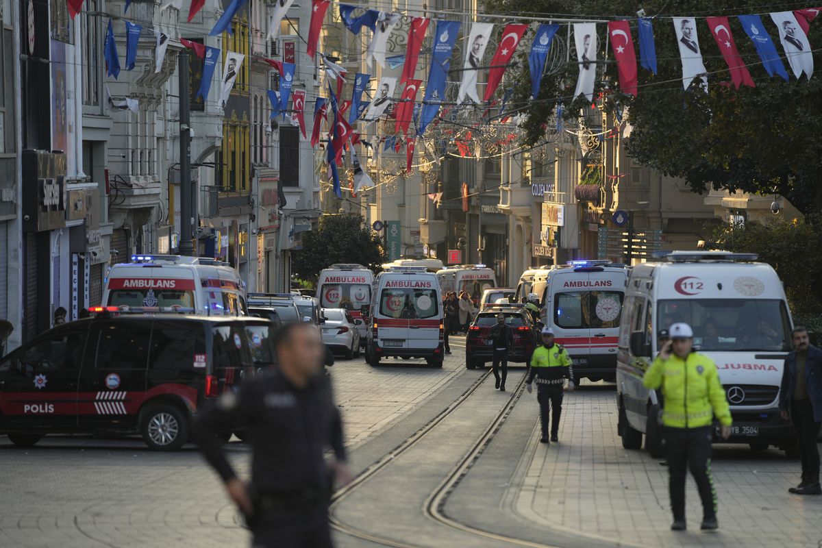 От взрыва в Стамбуле пострадали более 80 человек