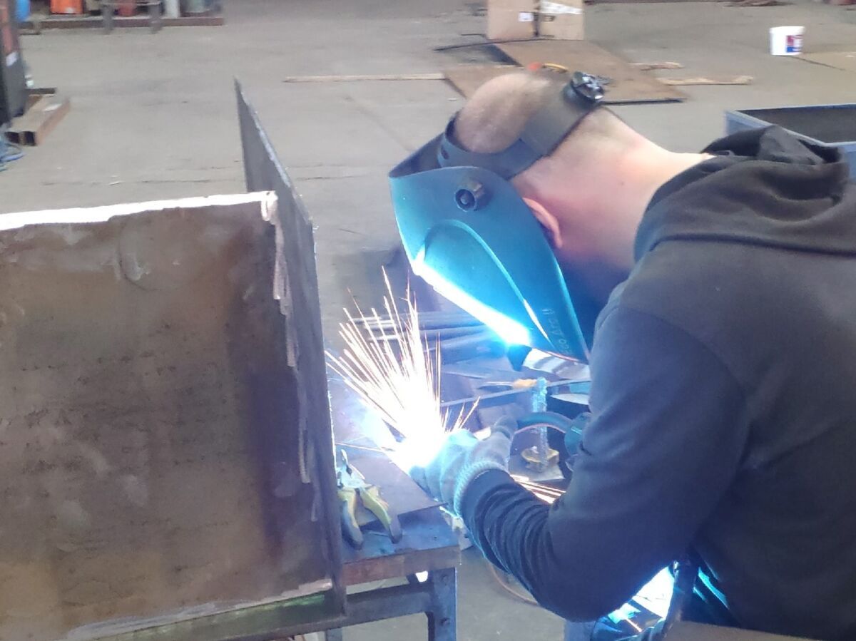 Руководители крупных карельских предприятий рассказали, какие специалисты им нужны и какую предлагают зарплату