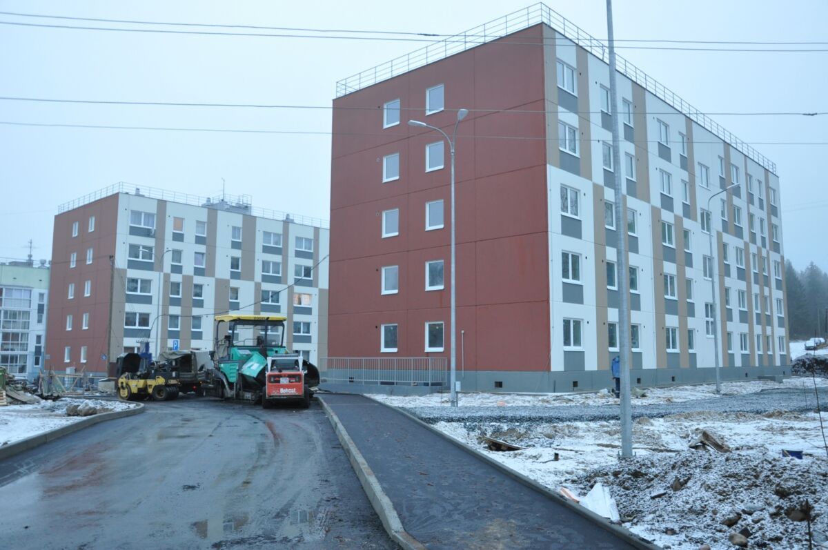 Дом в Петрозаводске для расселения аварийного жилья оборудуют пандусом