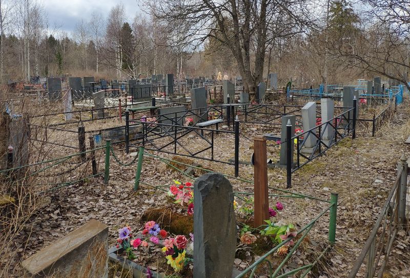 Петрозаводчанин украл инструменты с кладбища и заснул на месте преступления