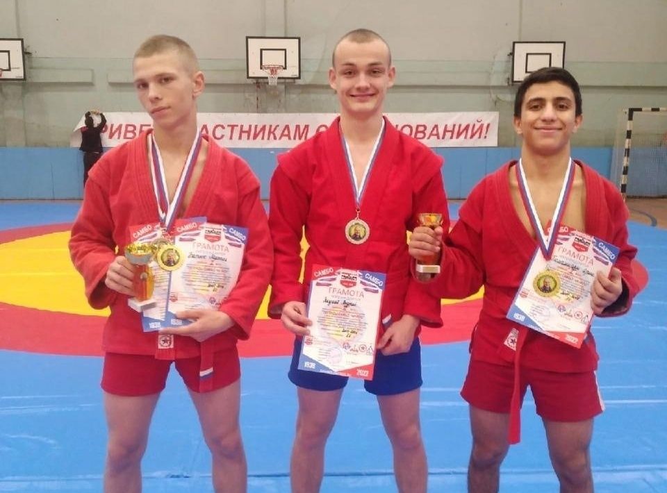 Самбисты из Петрозаводска завоевали три медали на всероссийском первенстве