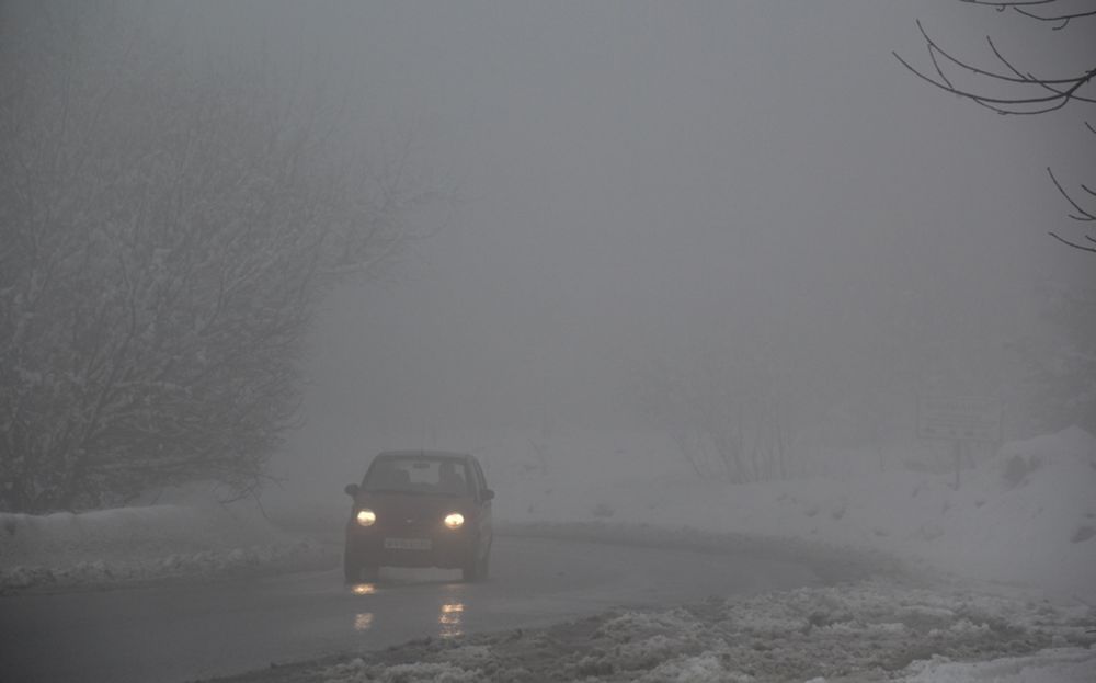 Сотрудник ГИБДД спас семью от замерзания на трассе в Карелии