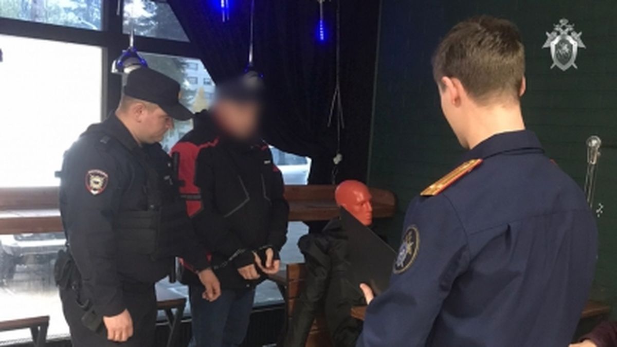 Буйный мужчина в баре Костомукши едва не убил посетителя