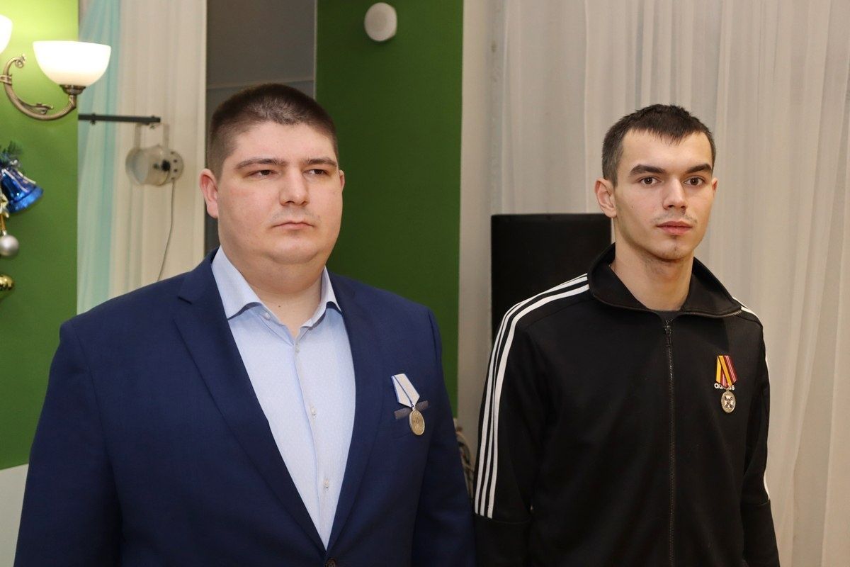Двоих жителей Сегежи наградили медалями «За отвагу» и «За воинскую доблесть»