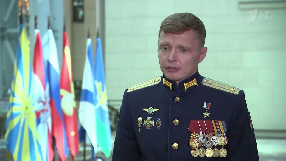 Летчика-истребителя из Карелии Илью Сизова наградили «Золотой Звездой» в Кремле