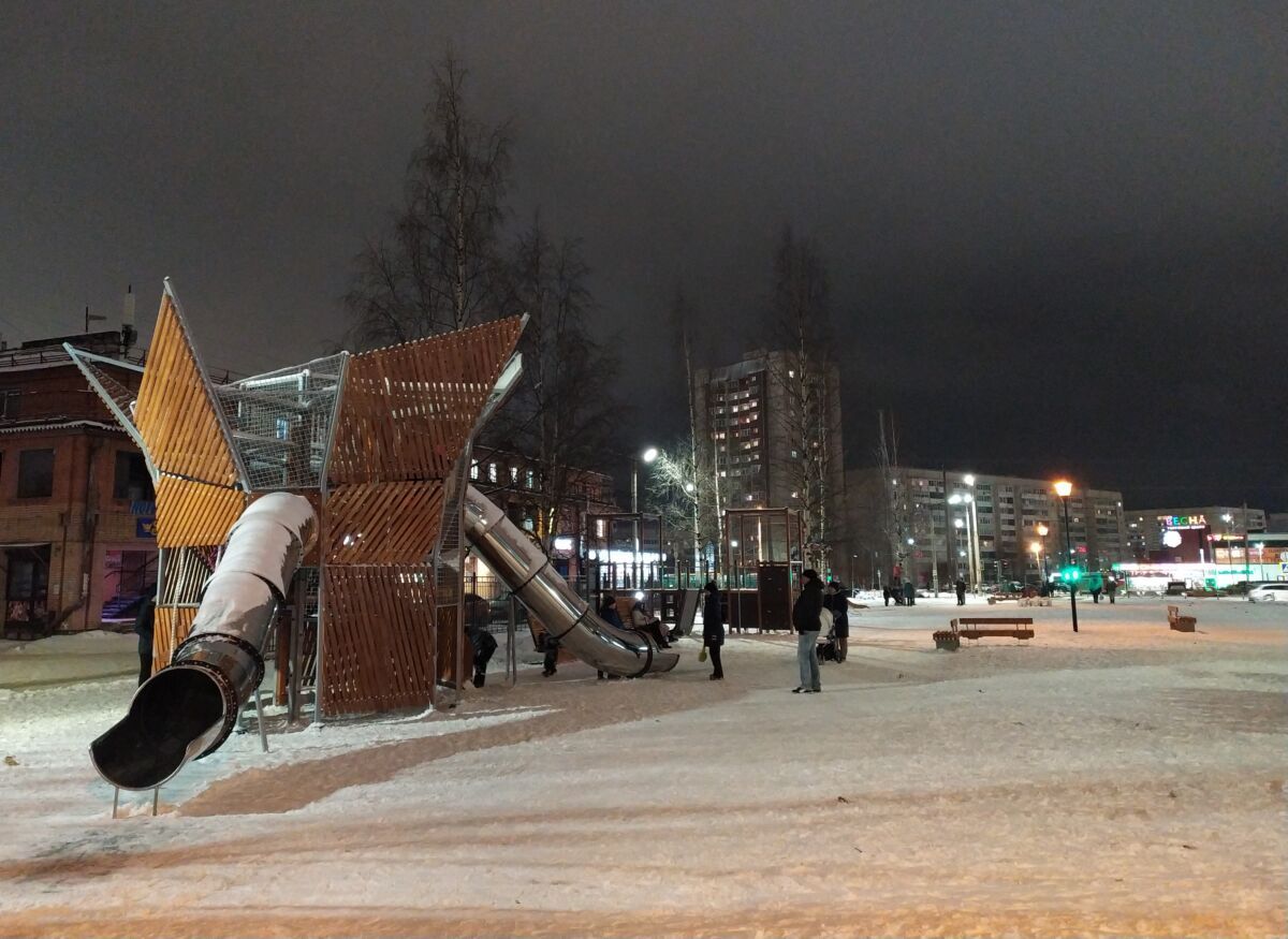 Новая детская площадка открылась на Древлянке
