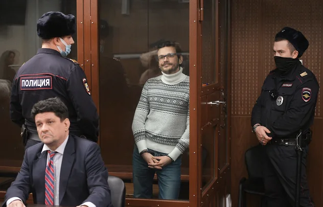 Оппозиционного политика Илью Яшина приговорили за фейки об армии к 8 годам и 6 месяцам тюрьмы