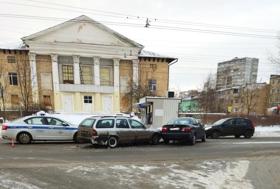 73-летняя женщина-водитель госпитализирована после ДТП в Петрозаводске