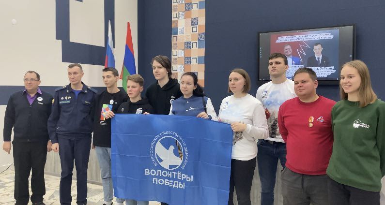 Добровольцы рассказали студентам о поездках в Донбасс