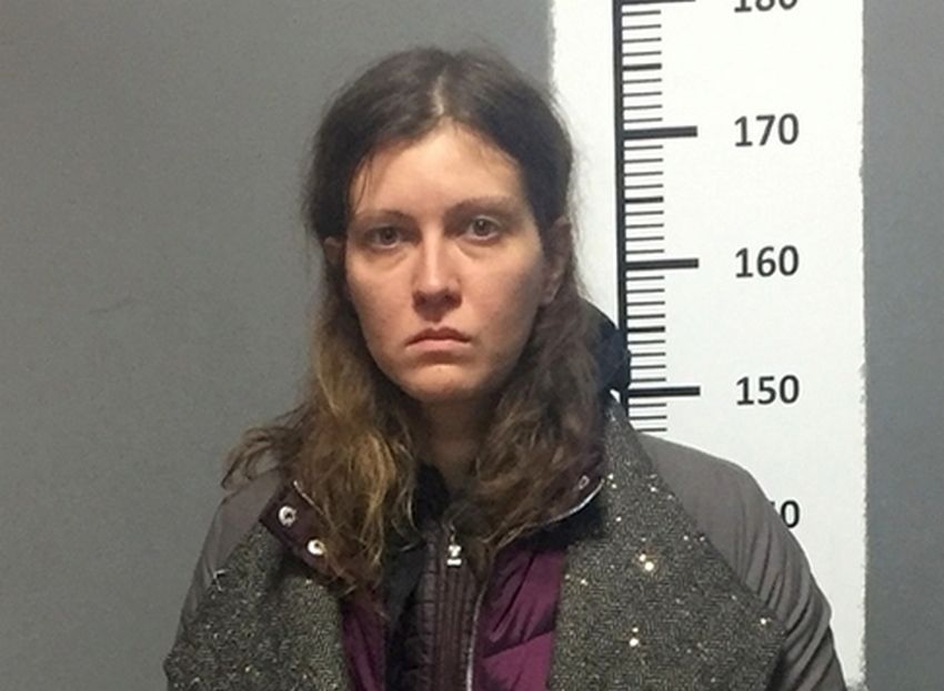 Полиция разыскивает молодую петрозаводчанку, подозреваемую в преступлении