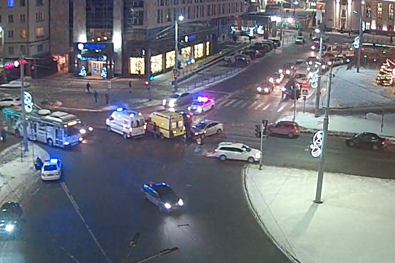 Легковой автомобиль протаранил скорую помощь с пациентом в Петрозаводске