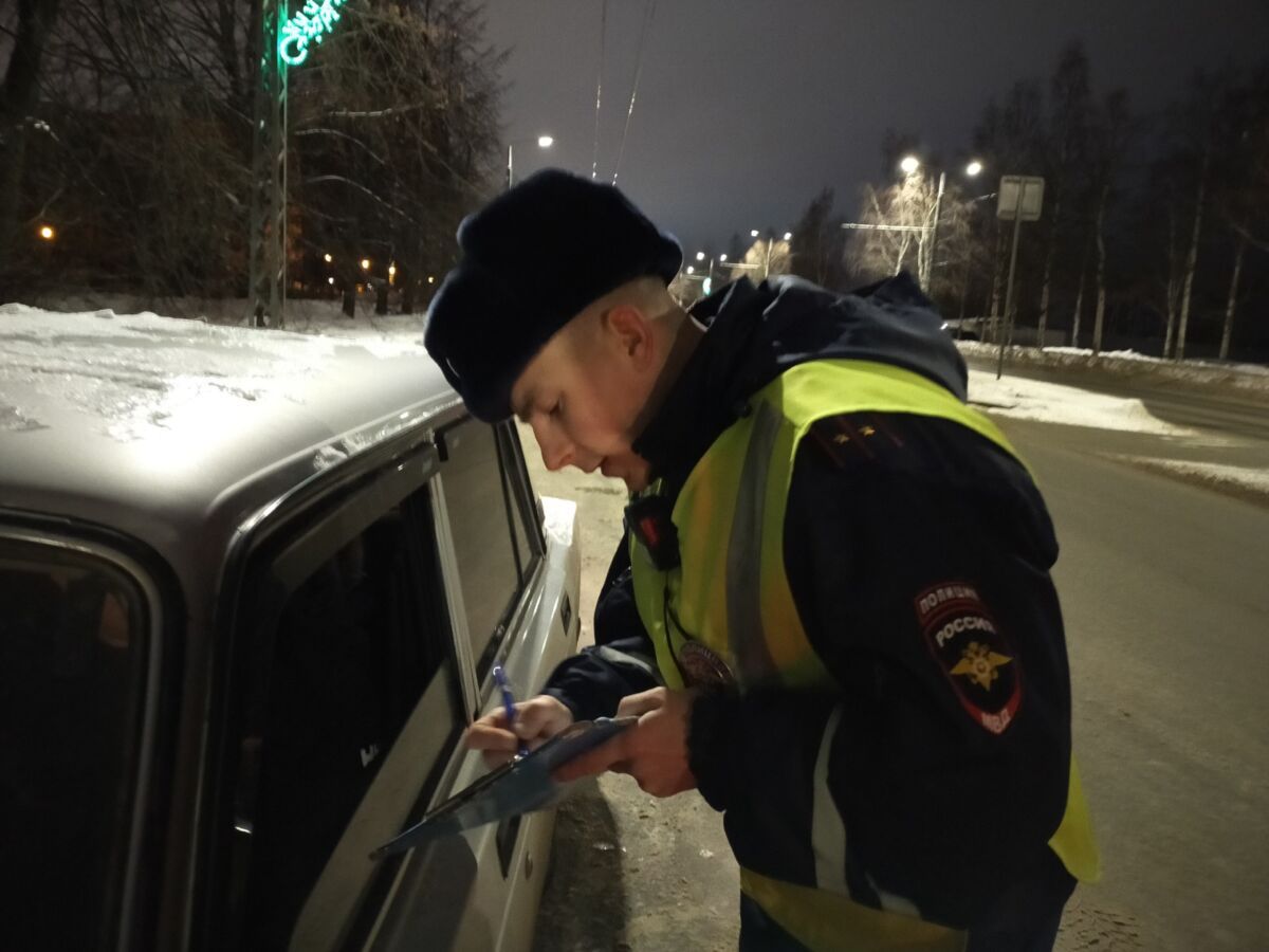 В Петрозаводске проводят массовые проверки водителей на трезвость