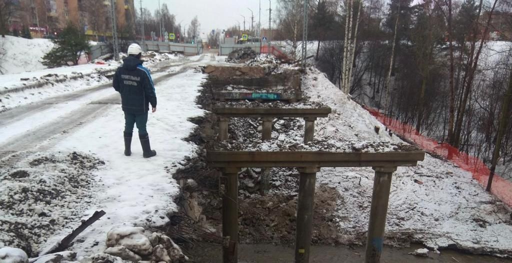 В Петрозаводске идет демонтаж аварийного моста