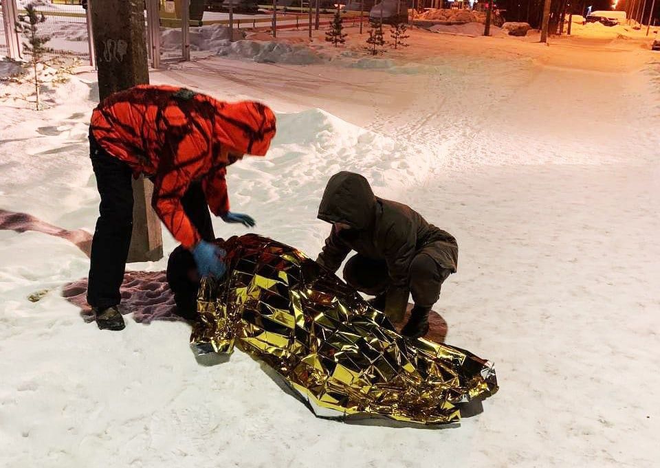 Петрозаводчане в Рождественскую ночь спасли замерзающего молодого человека