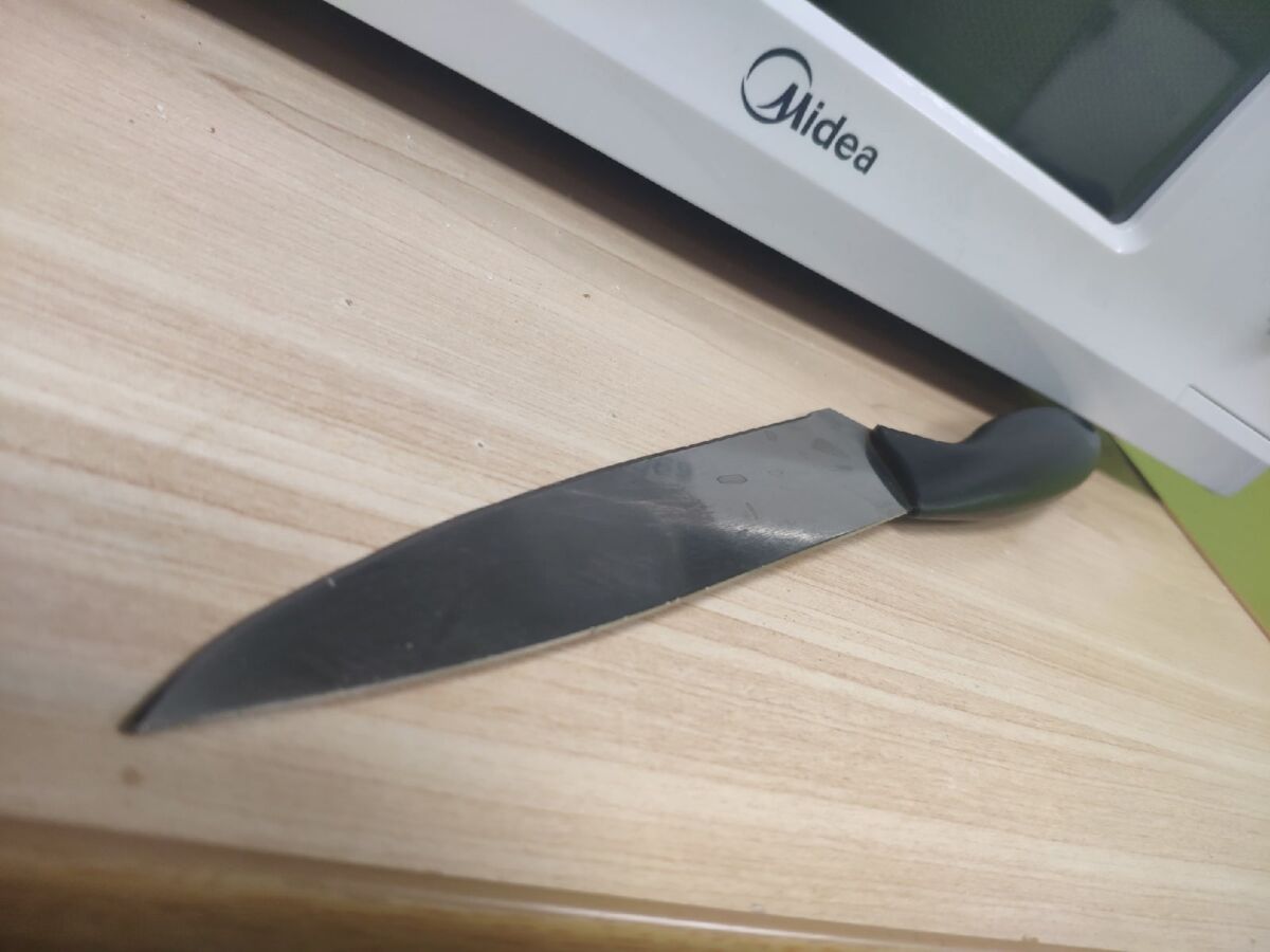 Жительница Беломорска изрезала мужа и себя ножом