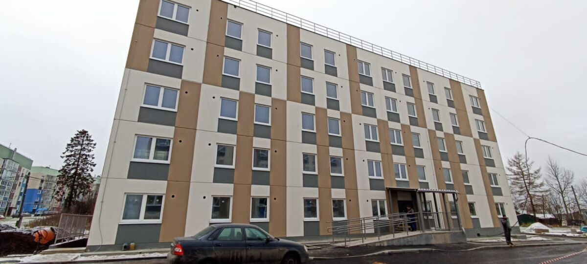 Жители Петрозаводска и Беломорска получили ключи от квартир в новом доме для расселения аварийного жилья