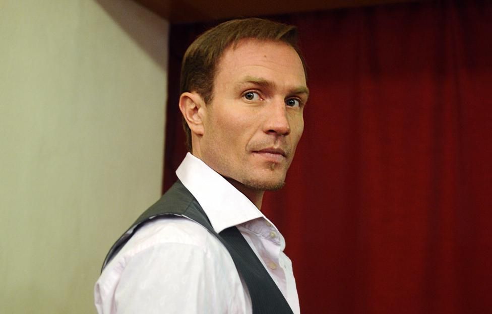 Олимпийскому чемпиону Роману Костомарову ампутировали обе стопы