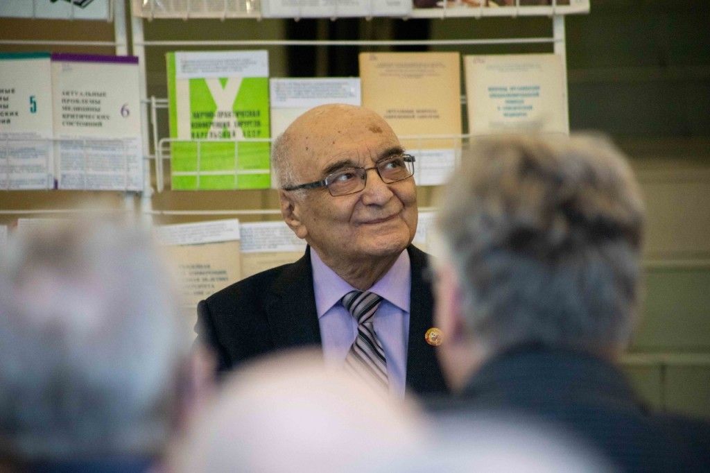 Мировая знаменитость! Артур Парфенчиков поздравил легенду карельской медицины Анатолия Зильбера с 92-летием