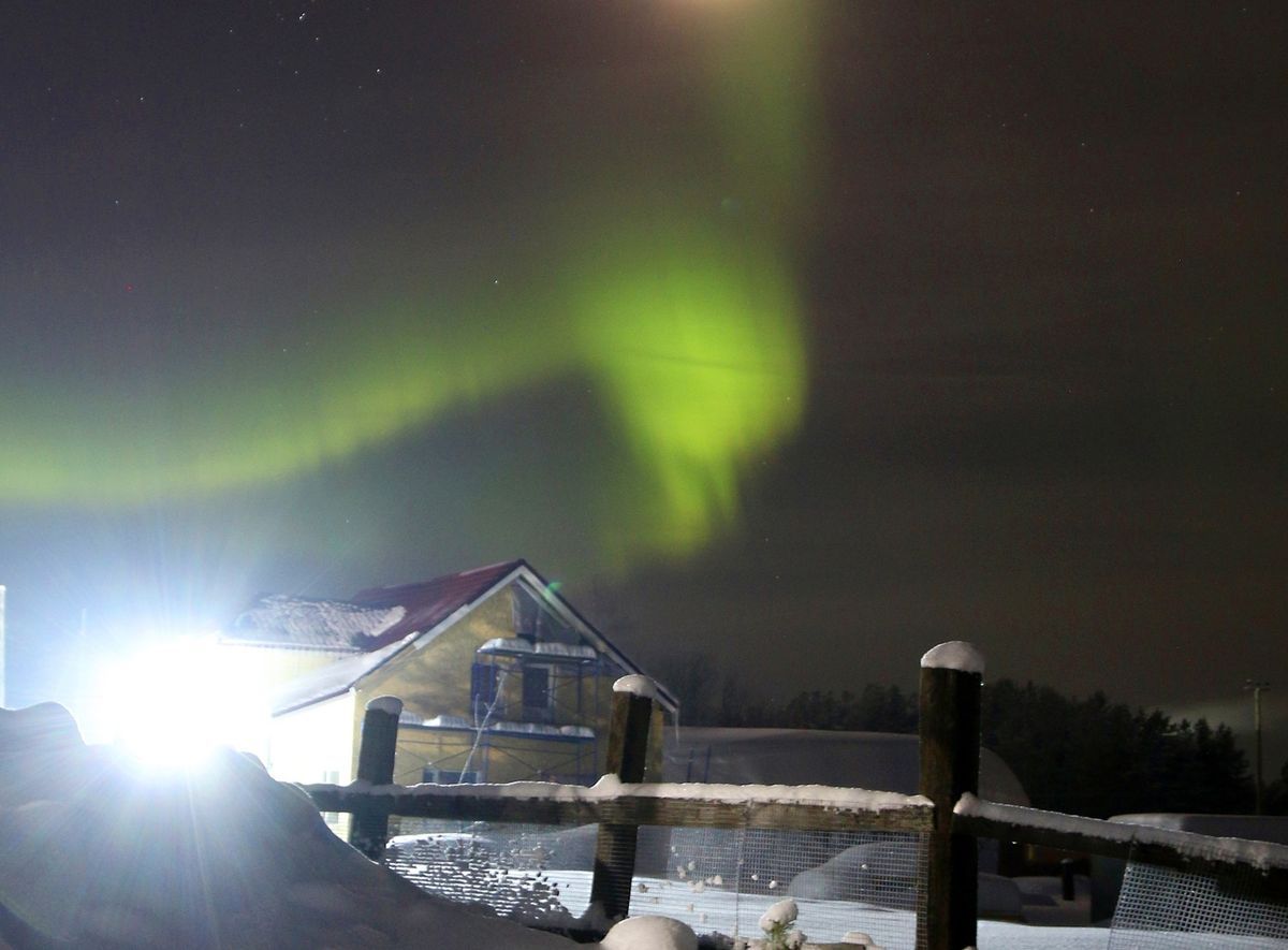Жители северных районов Карелии делятся кадрами северного сияния