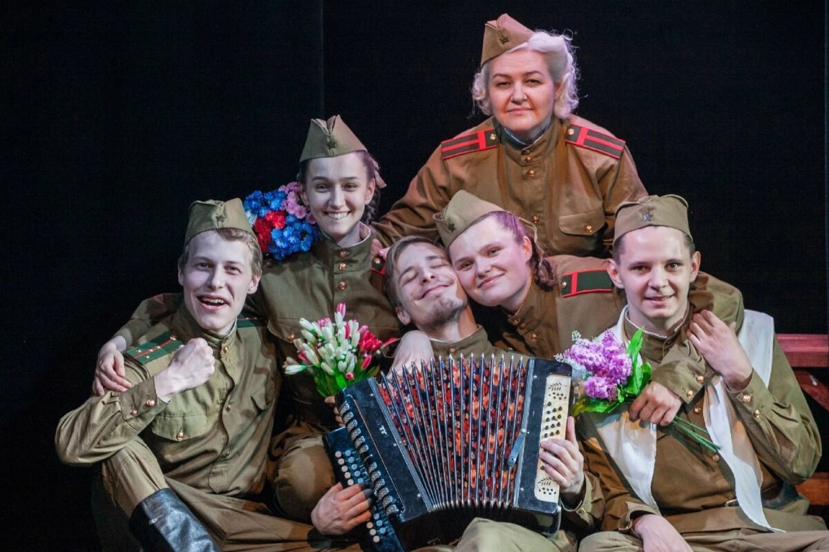 В Петрозаводске юнармейцы бесплатно увидят спектакль «Эх, дороги!»