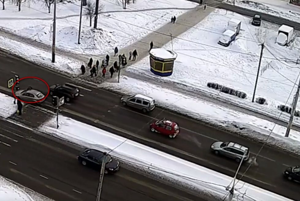 В Петрозаводске сбитый на «зебре» пешеход заплатил водителю компенсацию на месте ДТП В Петрозаводске сбитый на «зебре» пешеход заплатил водителю компенсацию на месте ДТП