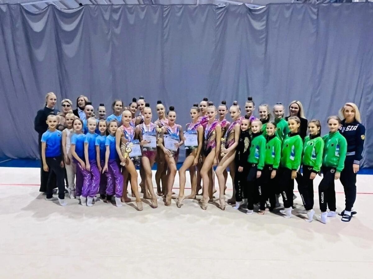 Карельские гимнастки завоевали медали на окружном первенстве