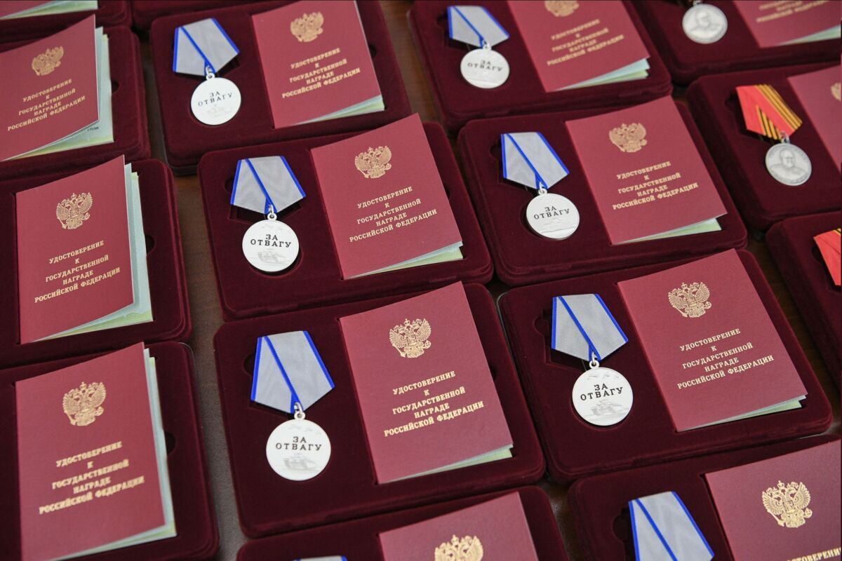 В Петрозаводске наградили силовиков, которые несли службу в зоне СВО