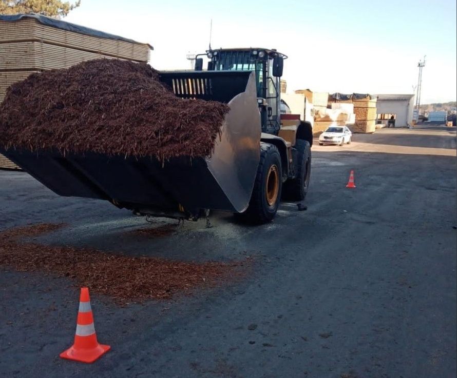 Работник деревообрабатывающего предприятия в Петрозаводске получил травмы на производстве