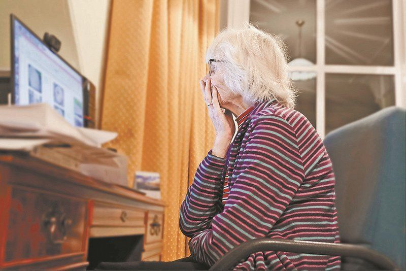 Доверчивая пенсионерка лишилась накоплений после общения с лже-сотрудником социальной службы