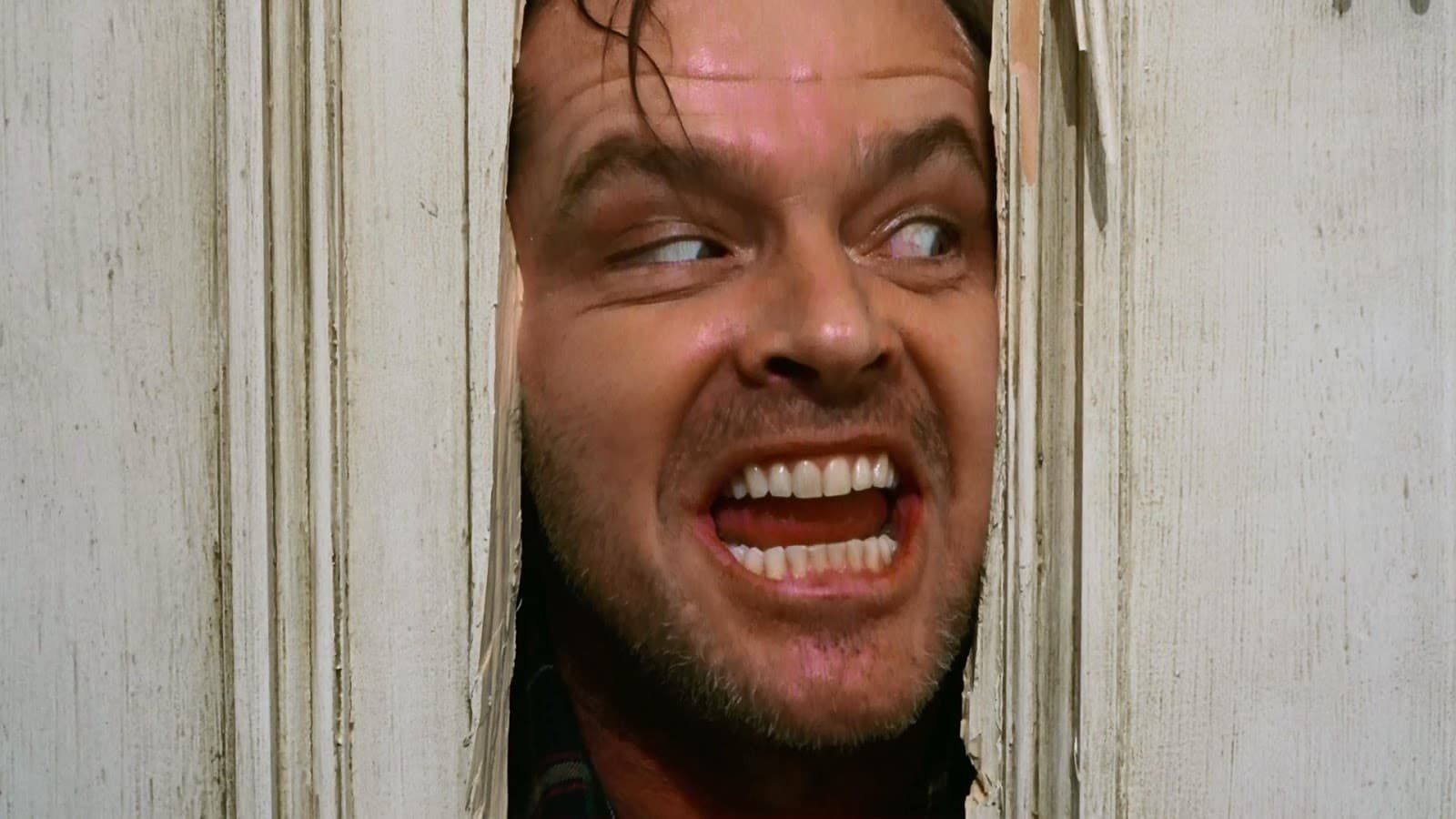 В Костомукше мужчина перепутал двери, вломился в чужую квартиру и напал на ее хозяина