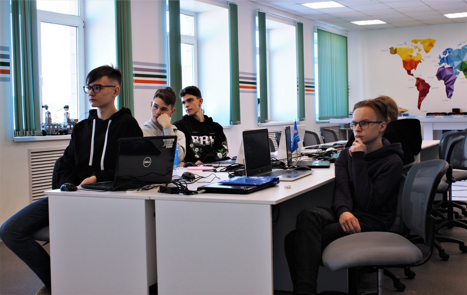 Школьникам и студентам Петрозаводска рассказали, как начать карьеру в IT